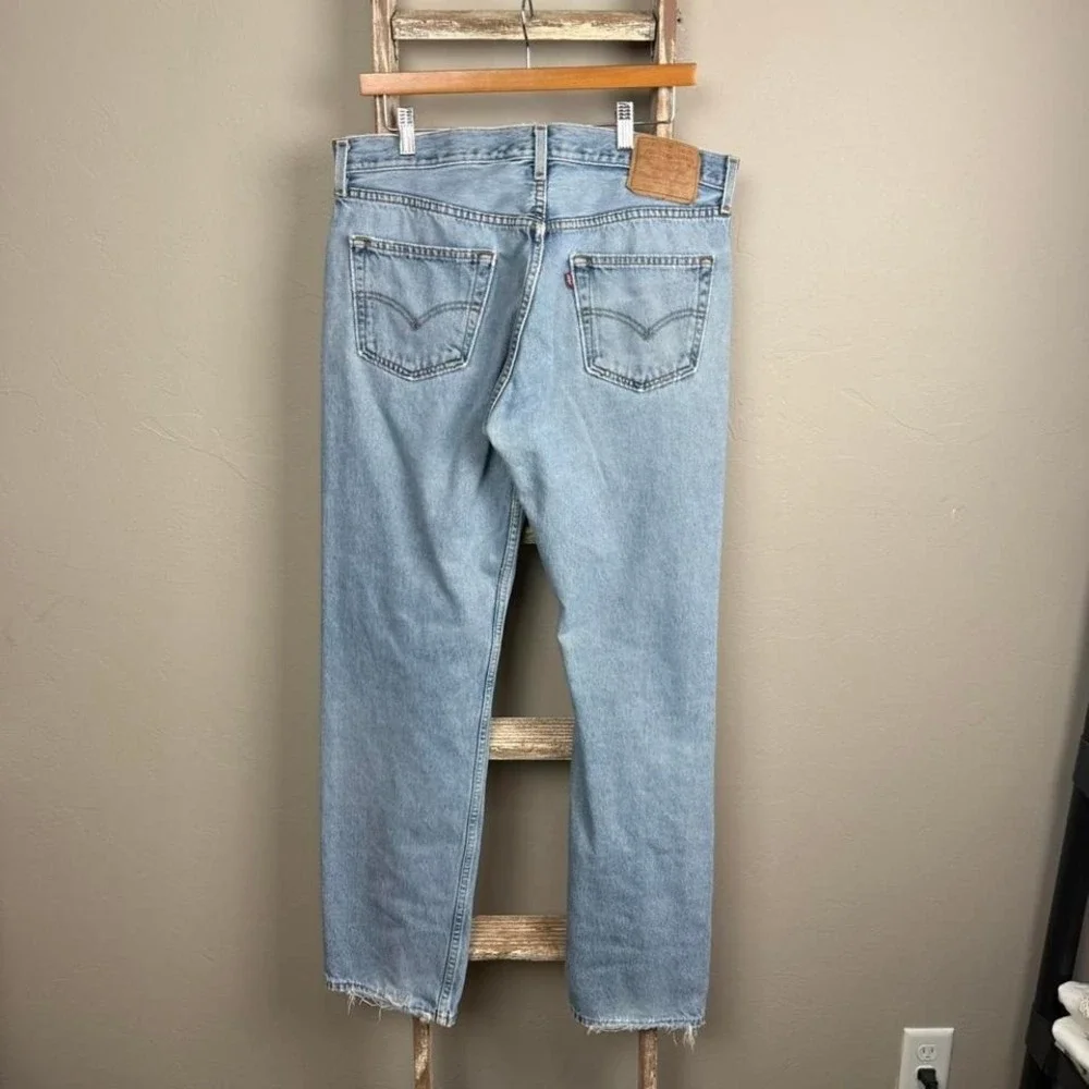 Vintage 2002 Levi 501‎ Button Fly Straight Fit Denim Blue Jeans 35x31.5